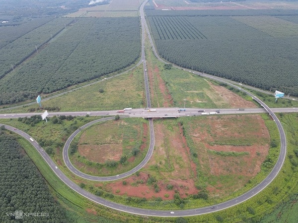 Nút giao cao tốc TP HCM - Long Thành - Dầu Giây với quốc lộ 1A tại huyện Thống Nhất, Đồng Nai